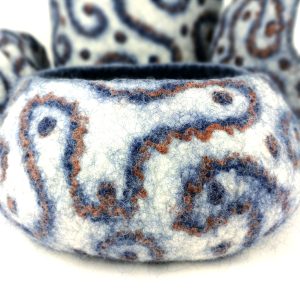 Corbeille feutre de laine bleu cuivre blanc